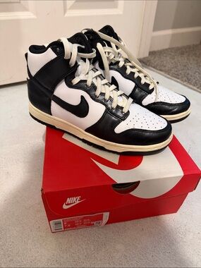 Women’s Nike Dunk High